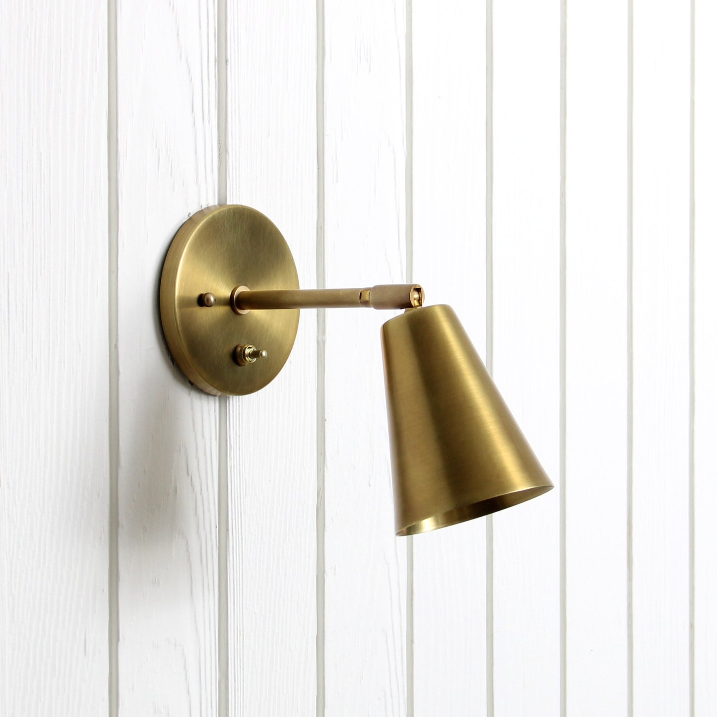 Coast Wall Sconce in Heritage Brass w/switch