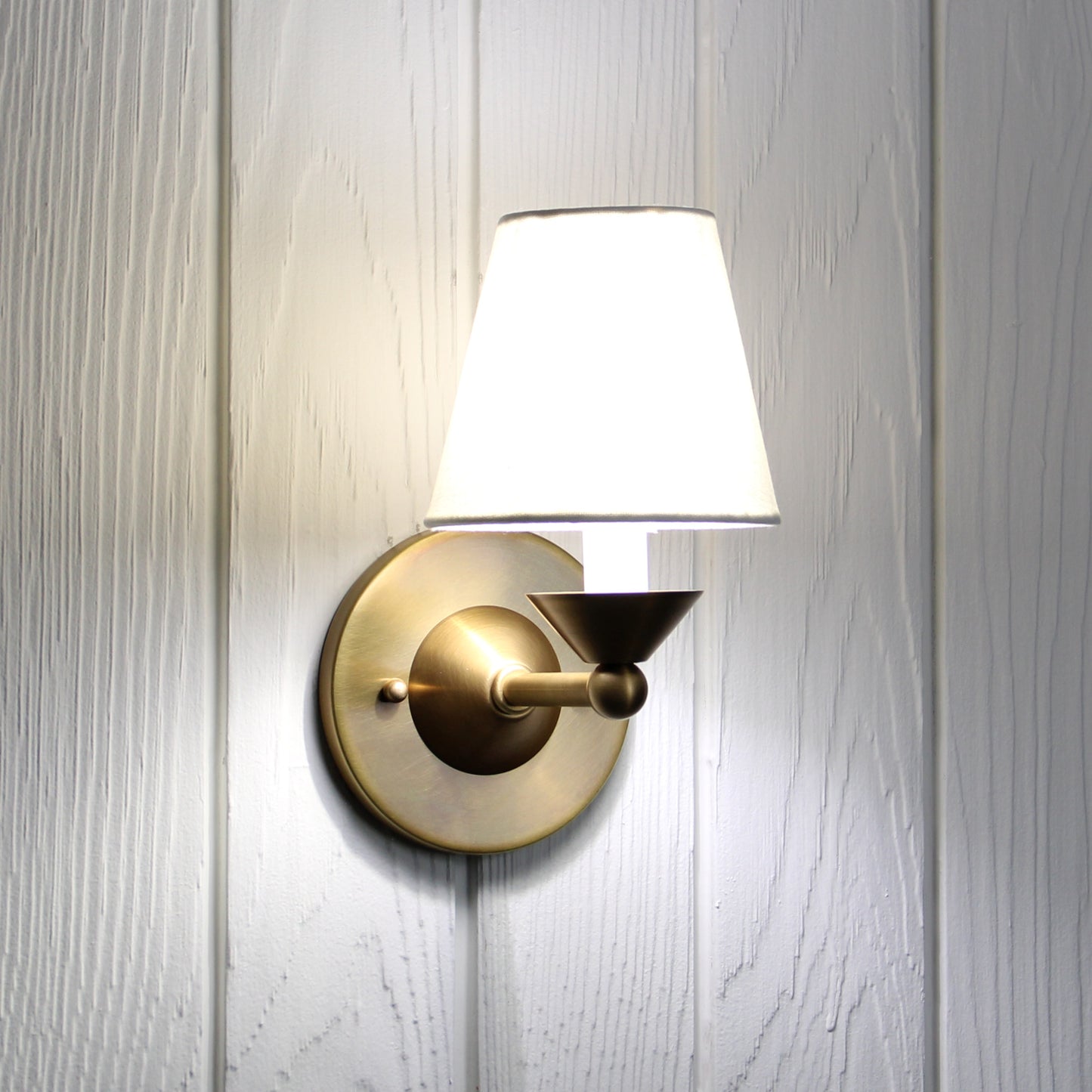 Hareford Wall Sconce in Heritage Brass
