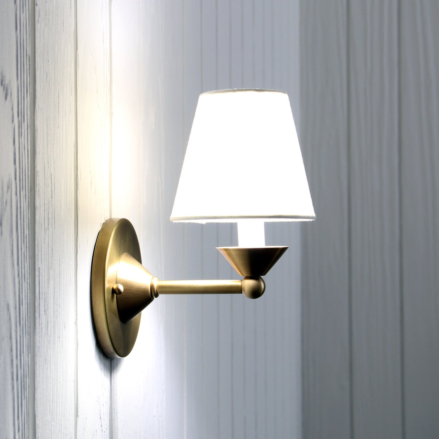 Hareford Wall Sconce in Heritage Brass