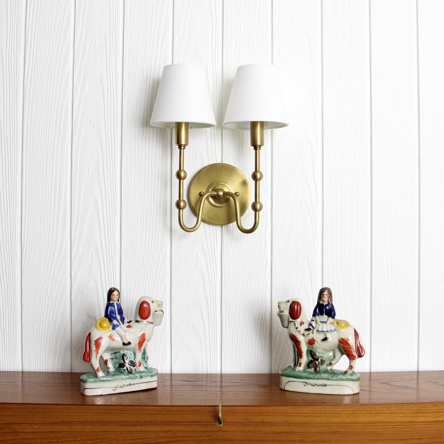 Oyère Dual Wall Sconce in Heritage Brass