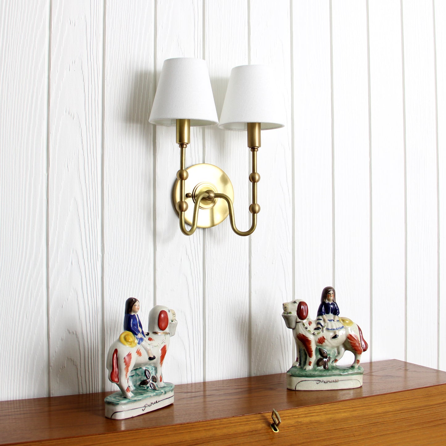 Oyère Dual Wall Sconce in Heritage Brass