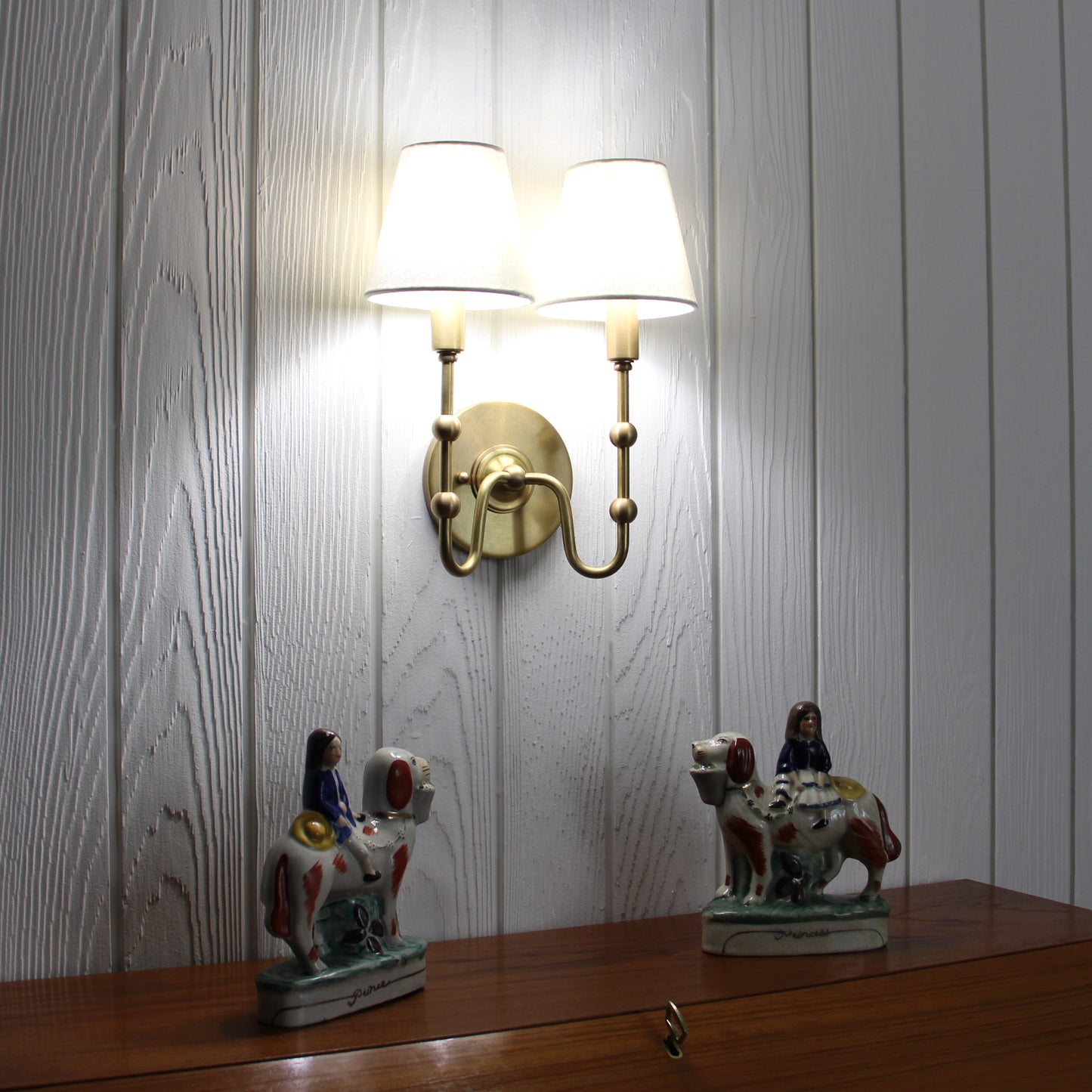 Oyère Dual Wall Sconce in Heritage Brass