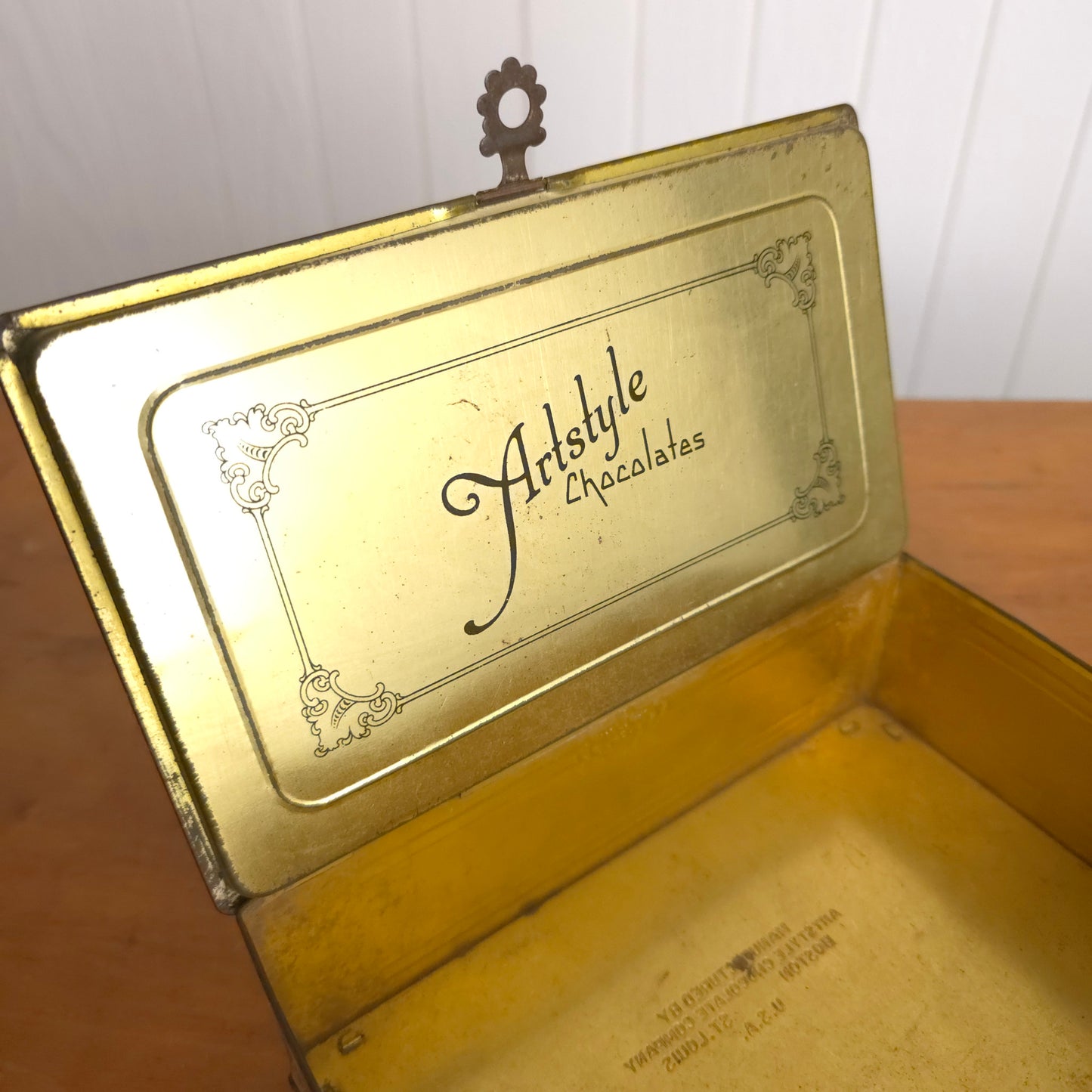 1920s Artstyle nouveau metal candy tin interior logo