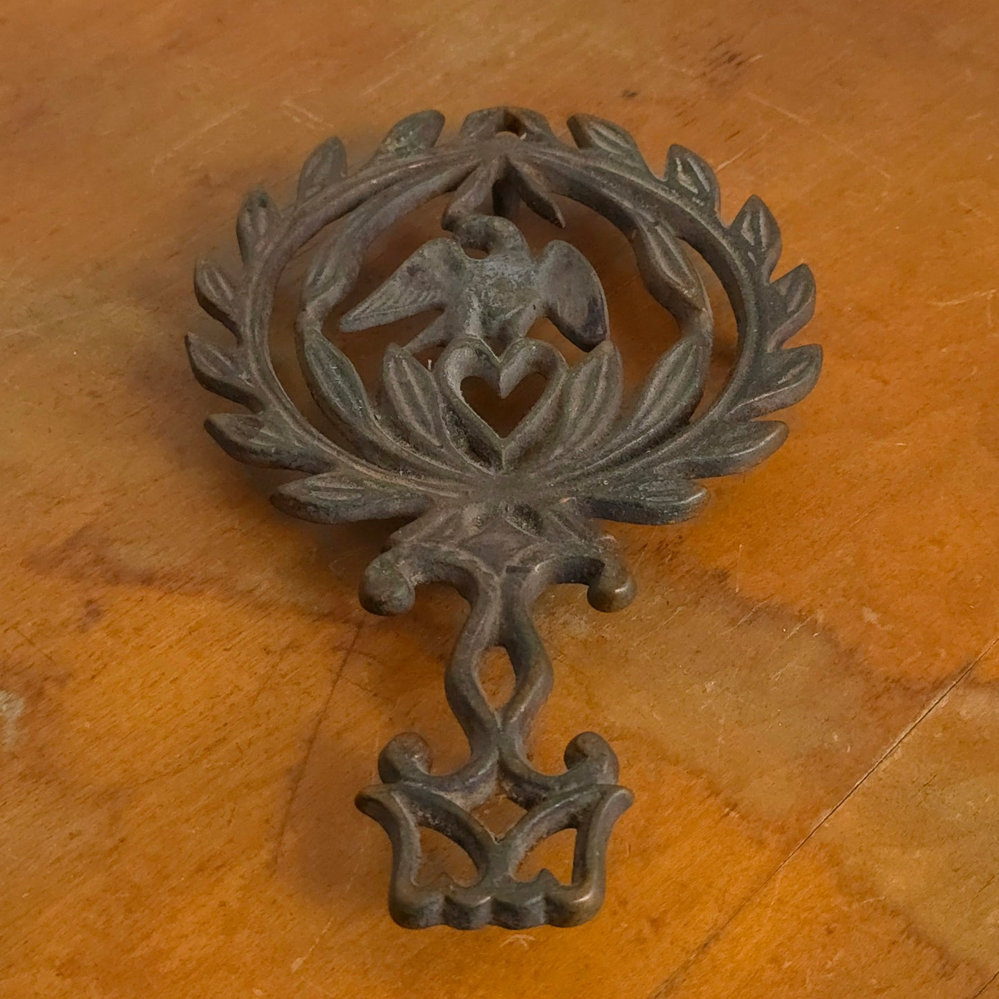 Cast Iron Americana Wilton Trivet