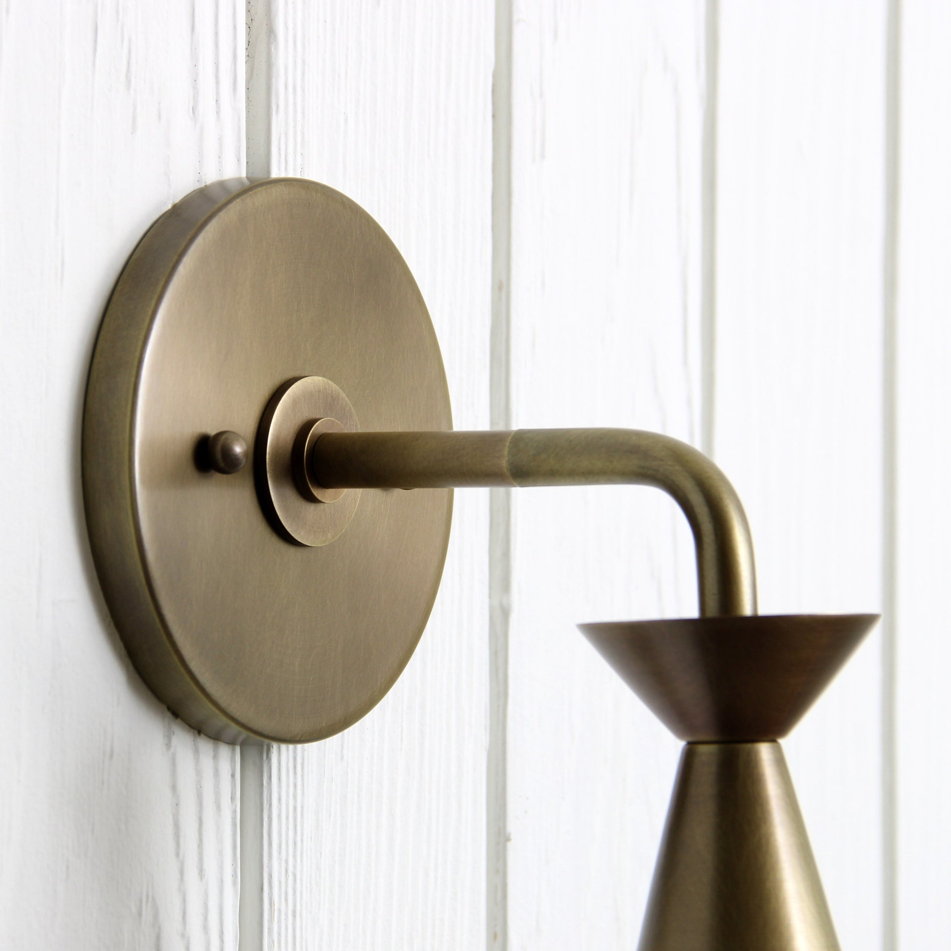 Arden Wall Sconce in Aged Brass