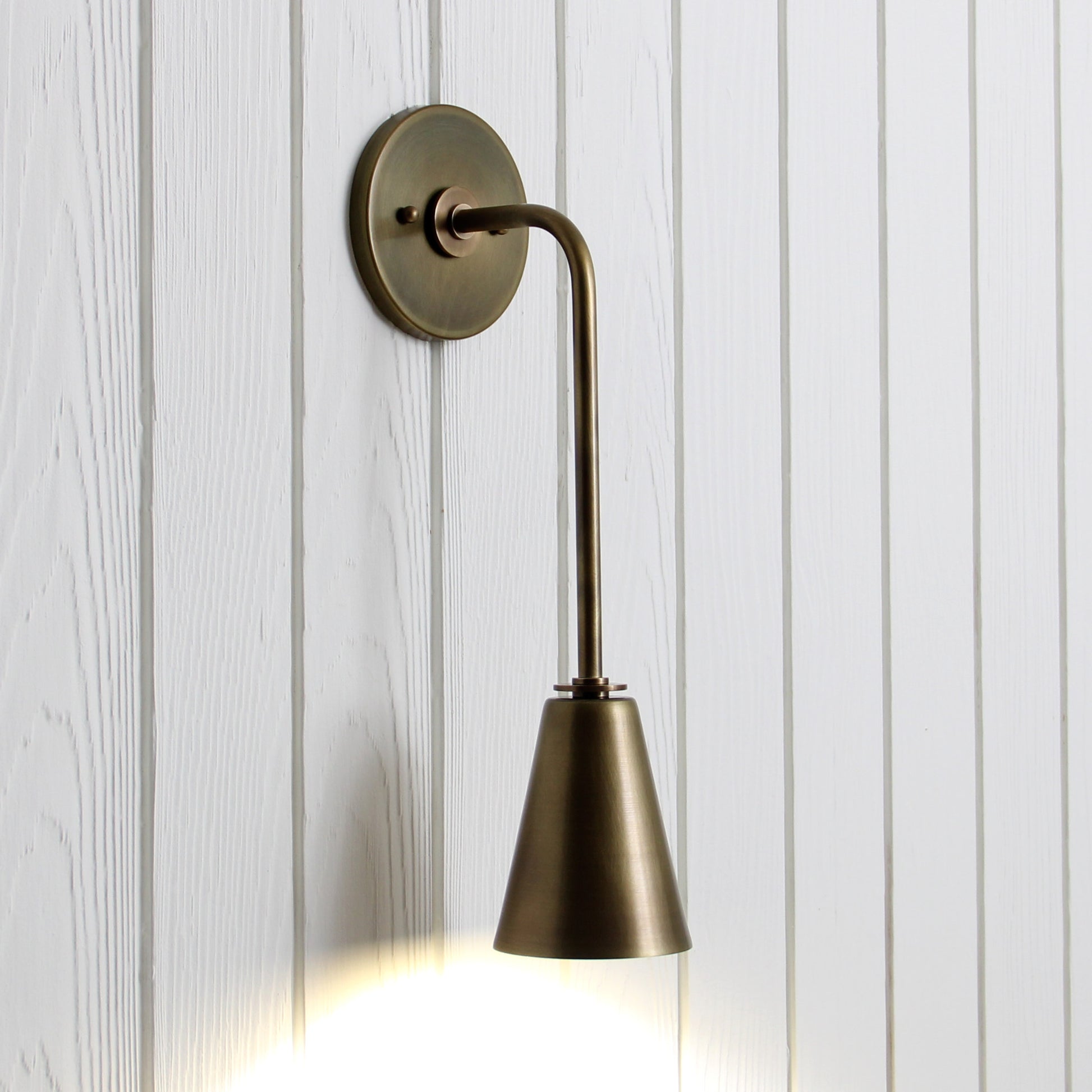 Dondo Wall Sconce in Aged Brass