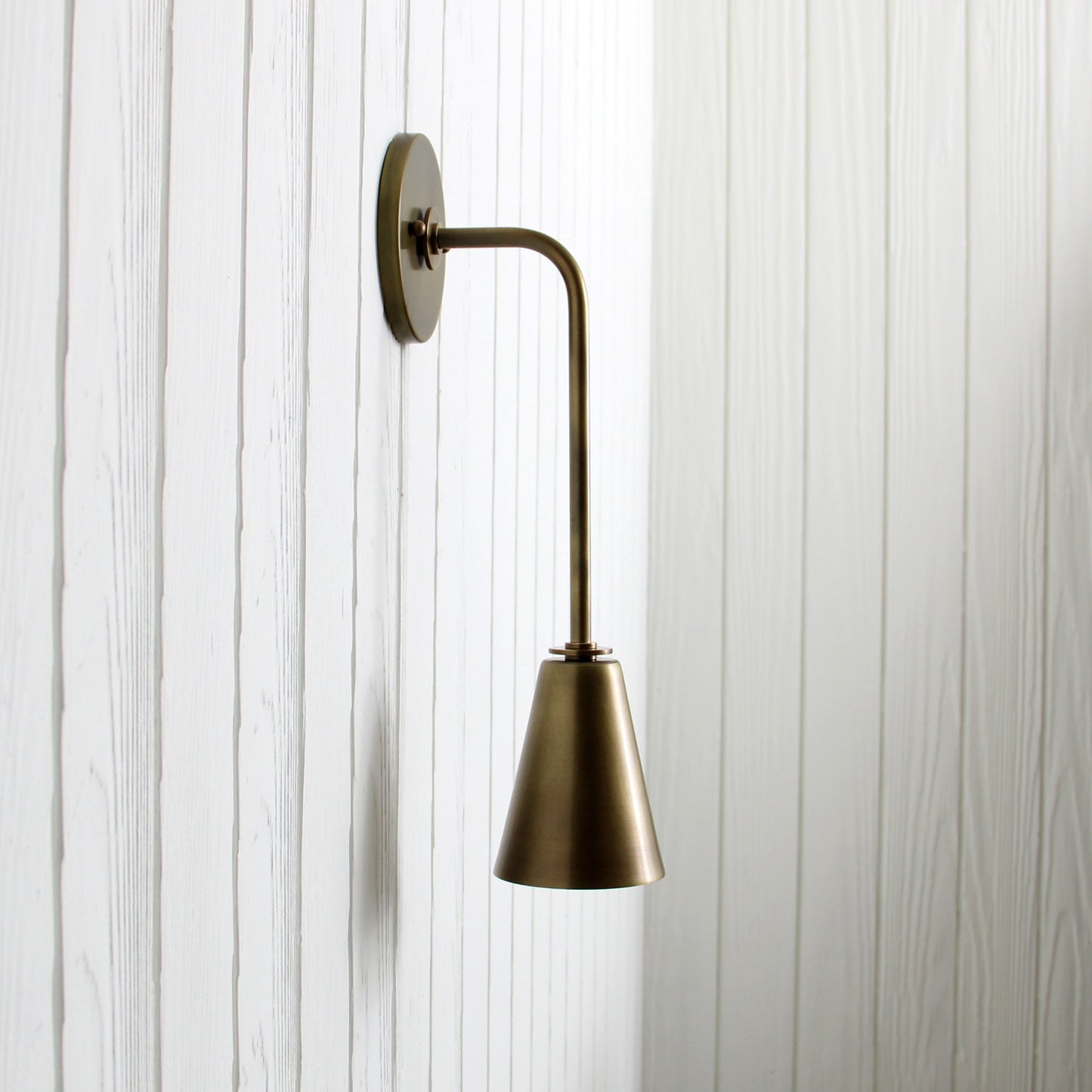 Dondo Wall Sconce in Aged Brass