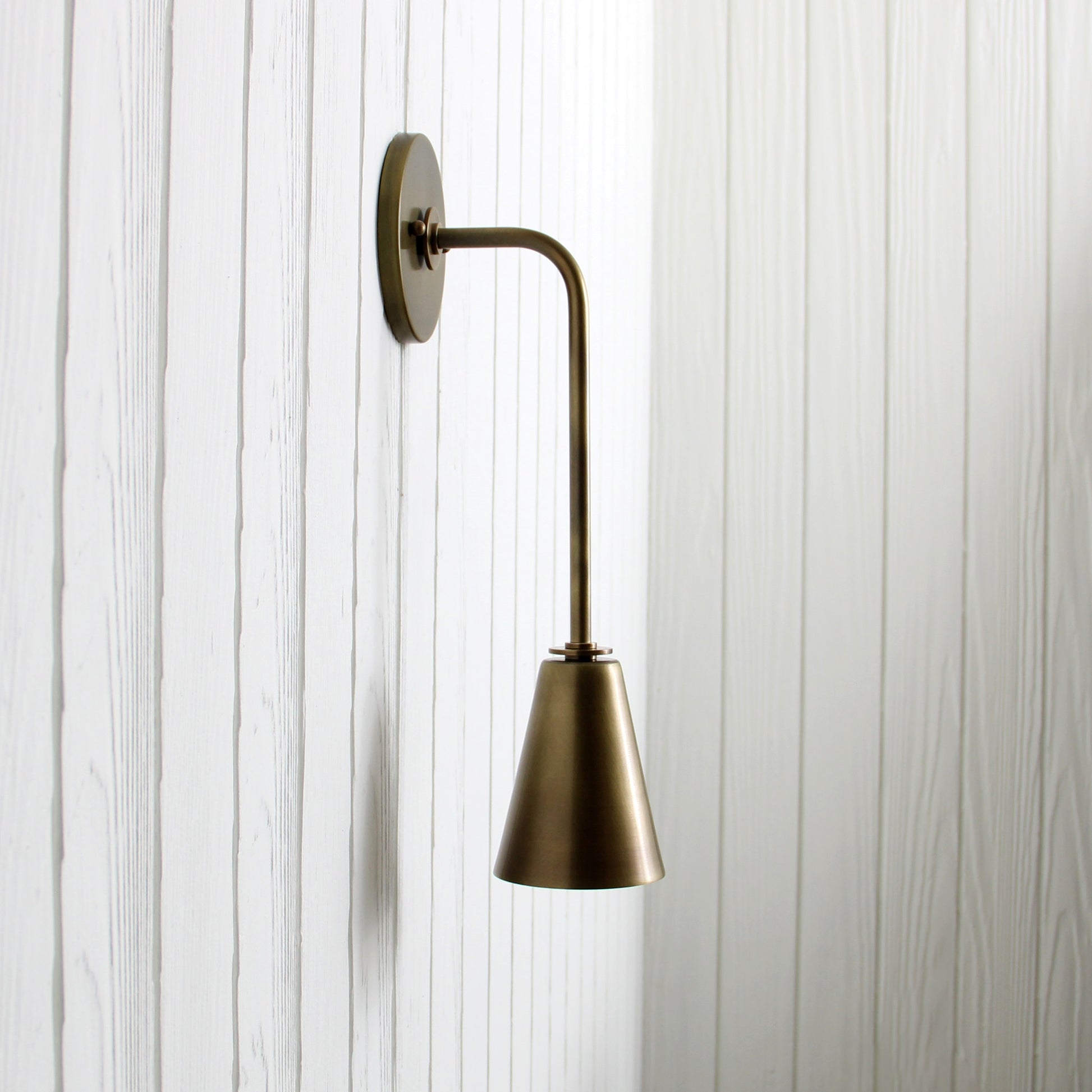 Dondo Wall Sconce in Aged Brass