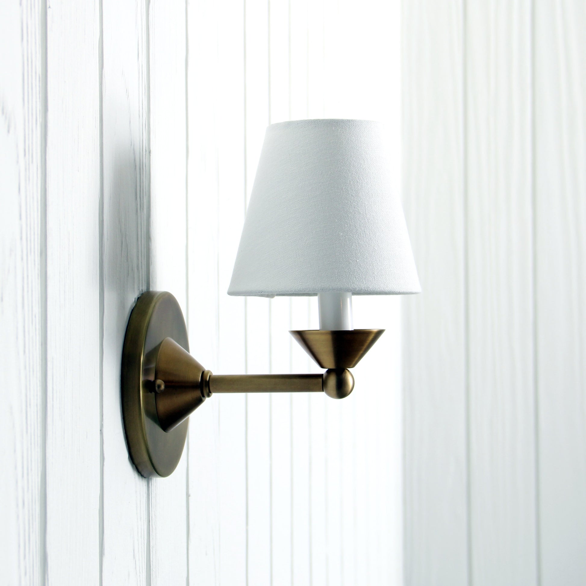 Hareford Wall Sconce in Heritage Brass