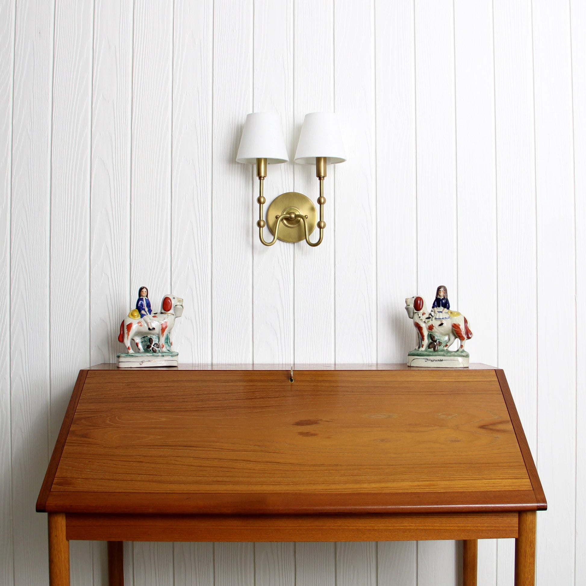 Oyère Dual Wall Sconce in Heritage Brass