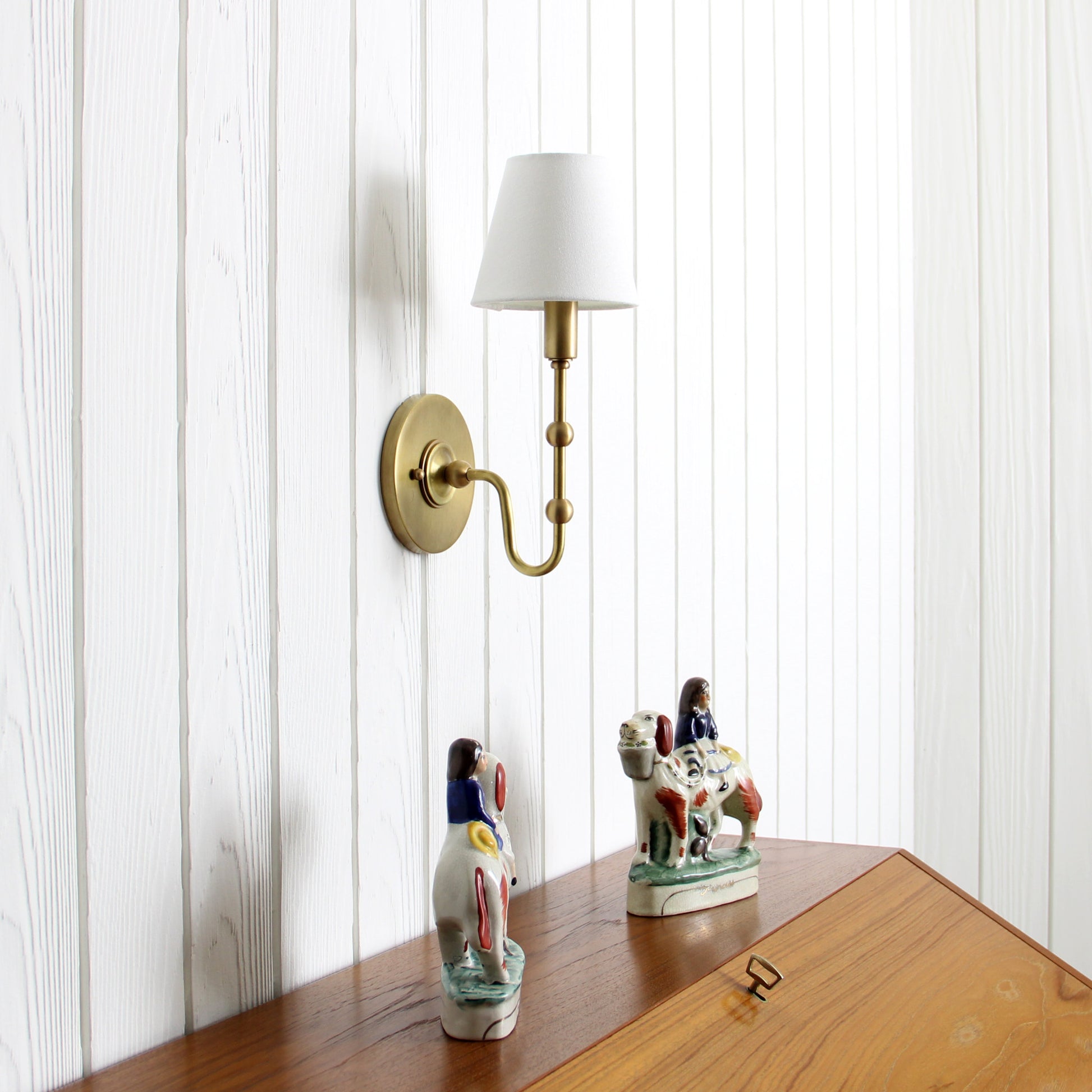 Oyère Wall Sconce in Heritage Brass