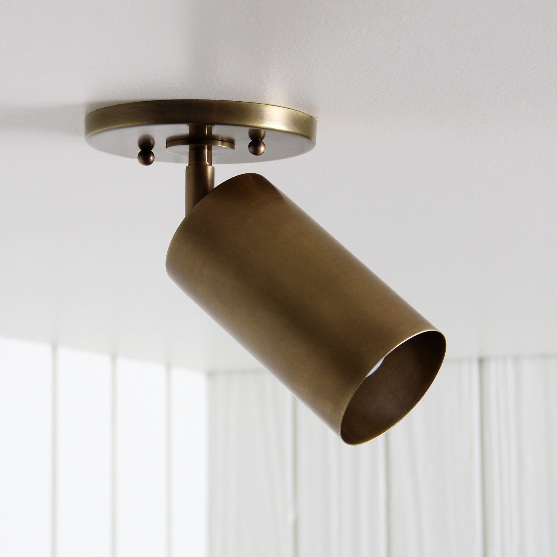 Post Flush Mount Swivel in Aged Brass
