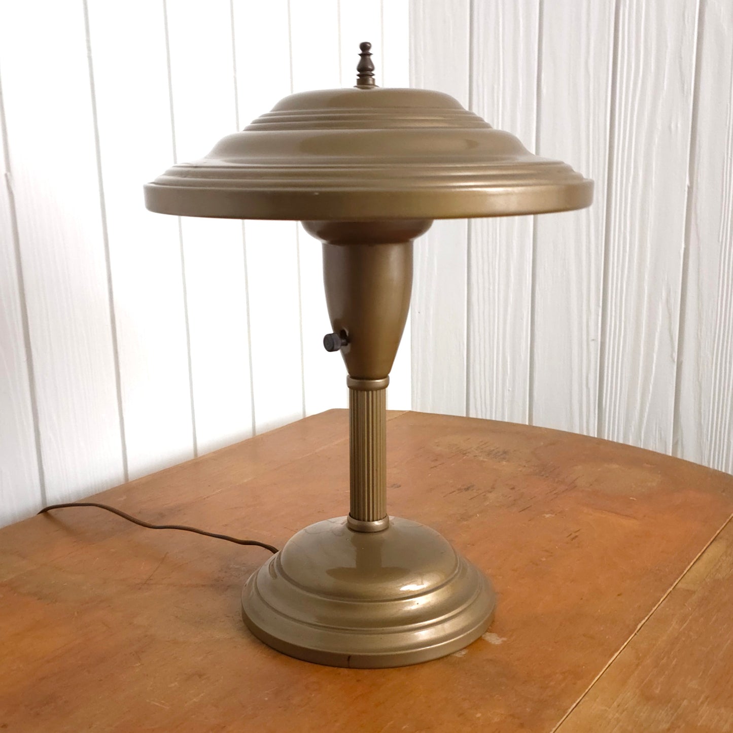 Vintage MCM Art Deco Flying Saucer Metal Table Lamp