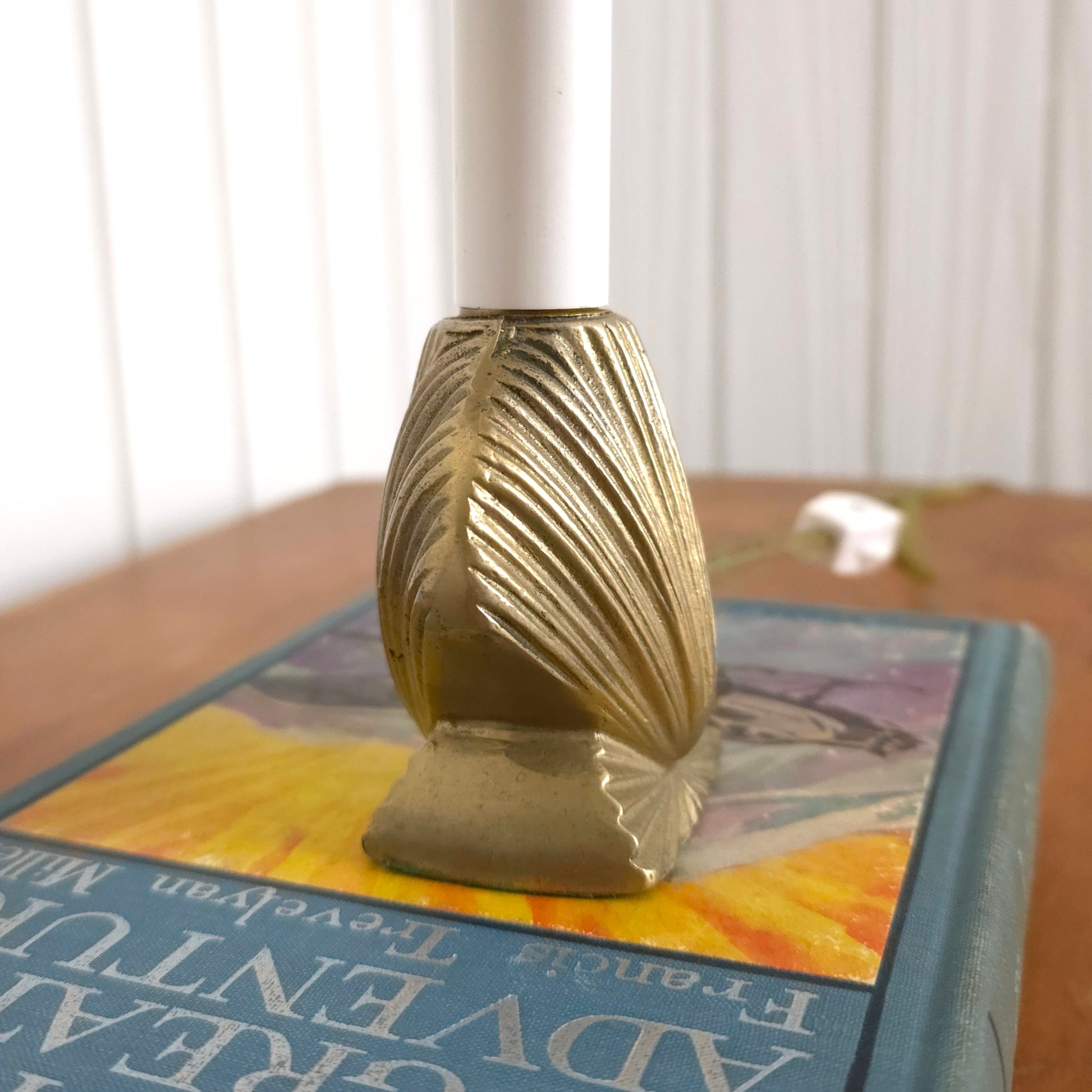 Side detail of Vintage Brass Seashell Candle Lamp