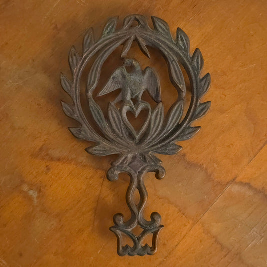 Cast Iron Americana Wilton Trivet