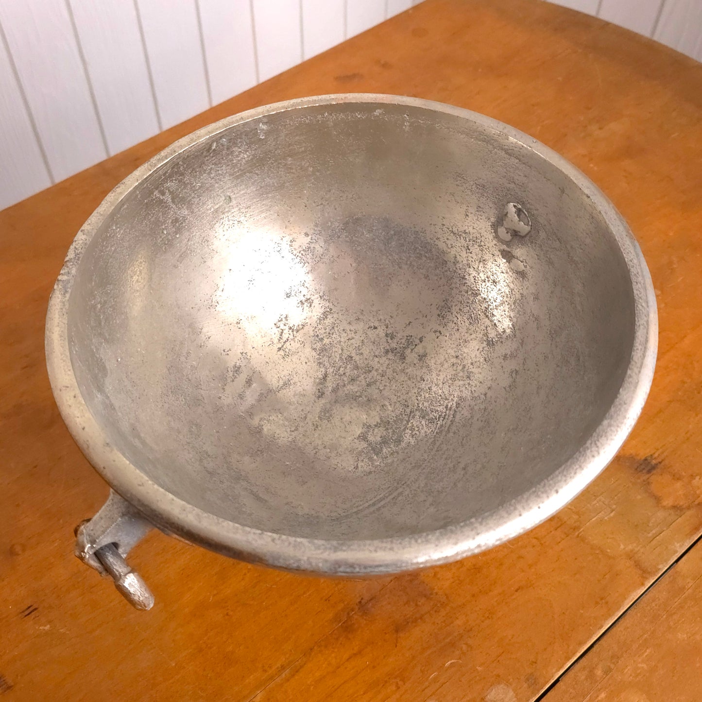 Interior detail of Cuvee de Prestige Champagne du Louvois Aluminum Ice Bucket