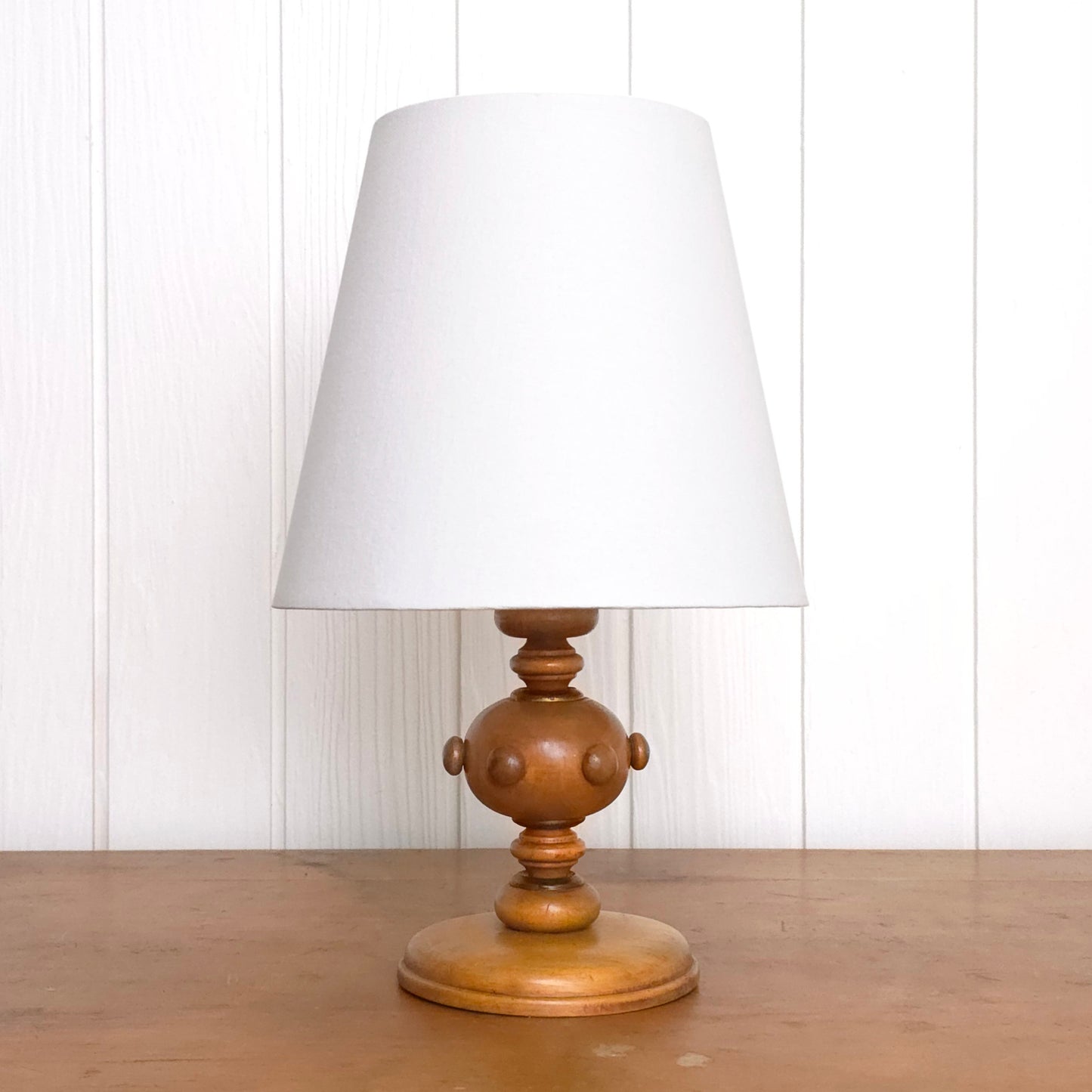 Vintage Folk Art Knobby Spindle Wooden Table Lamp with shade