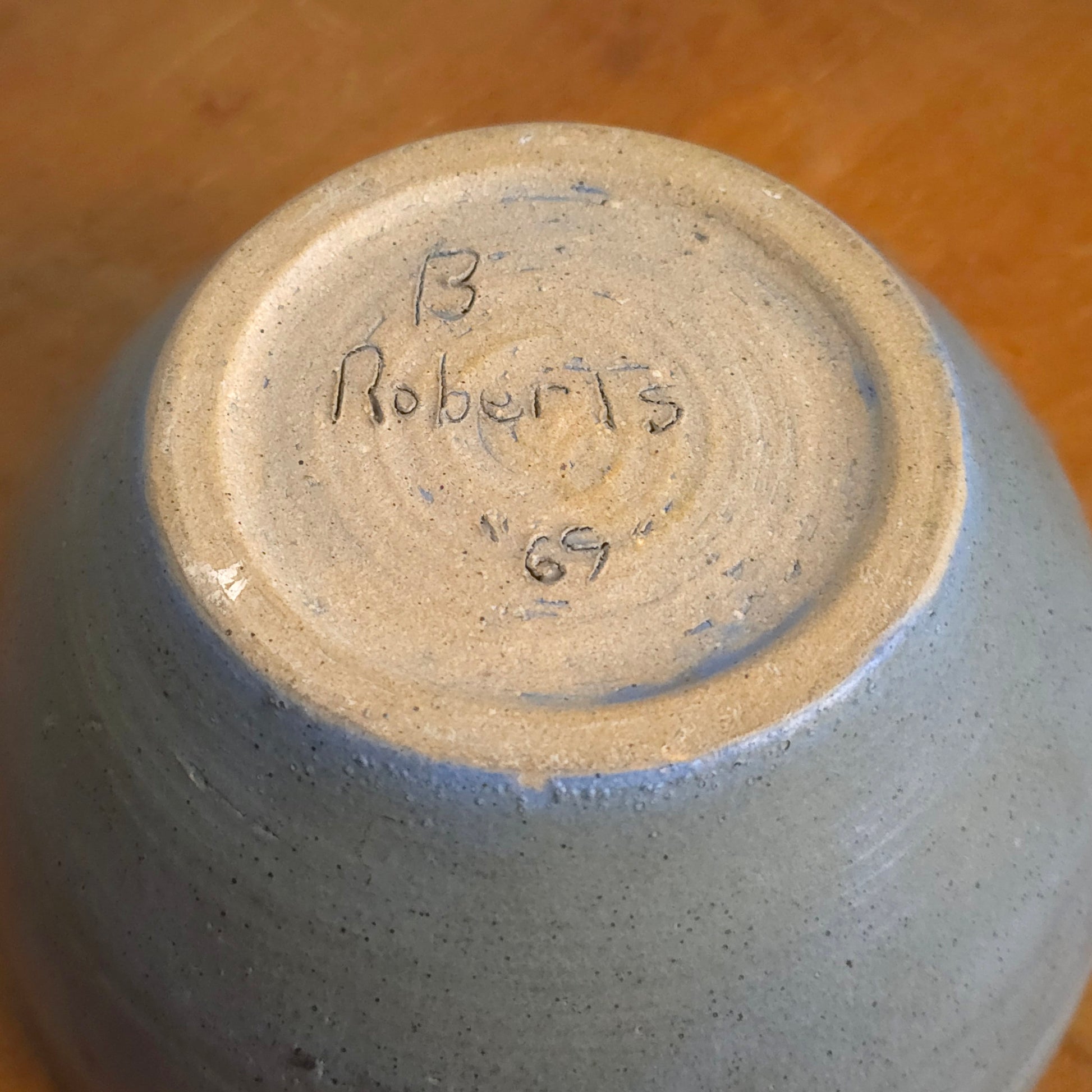 Signature of B Roberts 1969 Pottery Planter Bowl