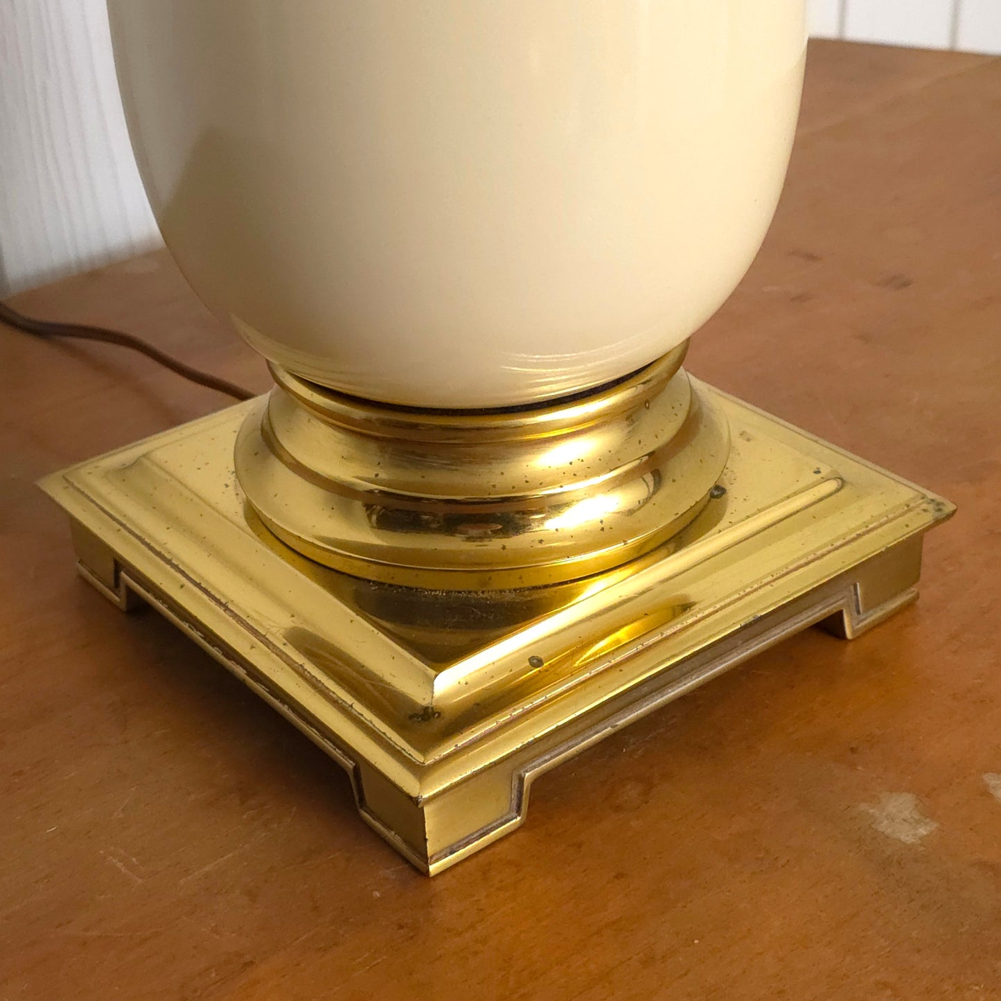 Base detail of Stiffel Brass Ceramic Ostrich Egg Table Lamp